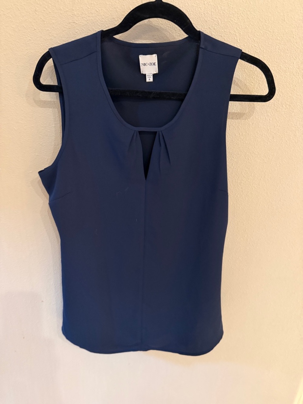 NIC+ZOE Sleeveless Navy Keyhole Detail Camisole